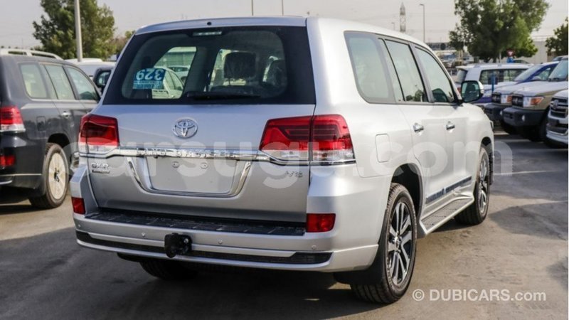 Big with watermark toyota land cruiser burkina faso import dubai 5820