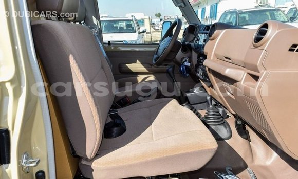 Acheter Import Voiture Toyota Land Cruiser Beige à Import - Dubai, Burkina-Faso Acheter Import Voiture Toyota Land Cruiser Beige à Import - Dubai, Burkina-Faso