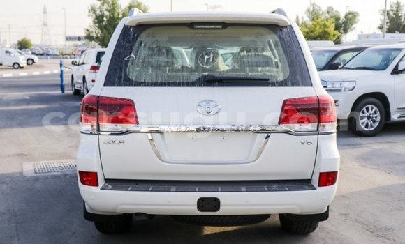 Buy Import Toyota Land Cruiser White Car in Import - Dubai in Burkina Faso Buy Import Toyota Land Cruiser White Car in Import - Dubai in Burkina Faso
