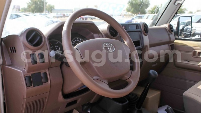 Big with watermark toyota land cruiser burkina faso import dubai 5844