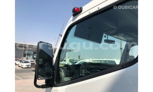 Buy Import Mitsubishi Carisma White Car in Import - Dubai in Burkina Faso Buy Import Mitsubishi Carisma White Car in Import - Dubai in Burkina Faso