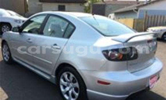 Acheter Neuf Voiture Mazda 323 Noir à Ouagadougou, Burkina-Faso Acheter Neuf Voiture Mazda 323 Noir à Ouagadougou, Burkina-Faso