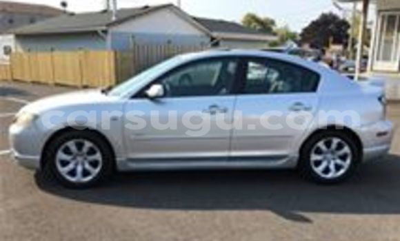 Acheter Neuf Voiture Mazda 323 Noir à Ouagadougou, Burkina-Faso Acheter Neuf Voiture Mazda 323 Noir à Ouagadougou, Burkina-Faso