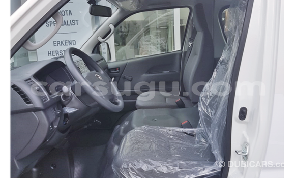 Acheter Import Voiture Toyota Hiace Blanc à Import - Dubai, Burkina-Faso Acheter Import Voiture Toyota Hiace Blanc à Import - Dubai, Burkina-Faso