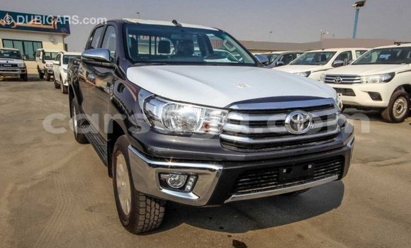 Acheter Import Voiture Toyota Hilux Noir à Import - Dubai, Burkina-Faso Acheter Import Voiture Toyota Hilux Noir à Import - Dubai, Burkina-Faso