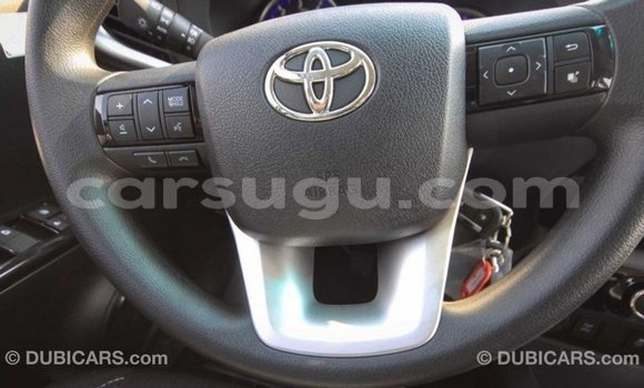 Acheter Import Voiture Toyota Hilux Noir à Import - Dubai, Burkina-Faso Acheter Import Voiture Toyota Hilux Noir à Import - Dubai, Burkina-Faso