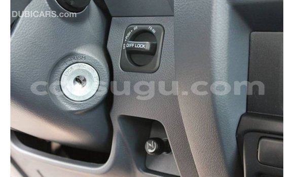 Sayi Imported Toyota Land Cruiser White Mota in Import - Dubai a Burkina Faso Sayi Imported Toyota Land Cruiser White Mota in Import - Dubai a Burkina Faso
