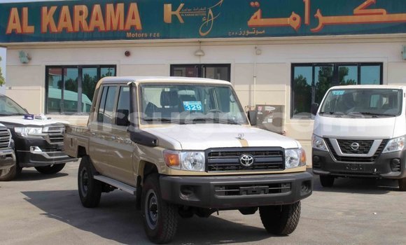 Acheter Import Voiture Toyota Land Cruiser Beige à Import - Dubai, Burkina-Faso Acheter Import Voiture Toyota Land Cruiser Beige à Import - Dubai, Burkina-Faso