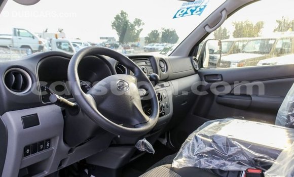 Sayi Imported Nissan Urvan White Mota in Import - Dubai a Burkina Faso Sayi Imported Nissan Urvan White Mota in Import - Dubai a Burkina Faso