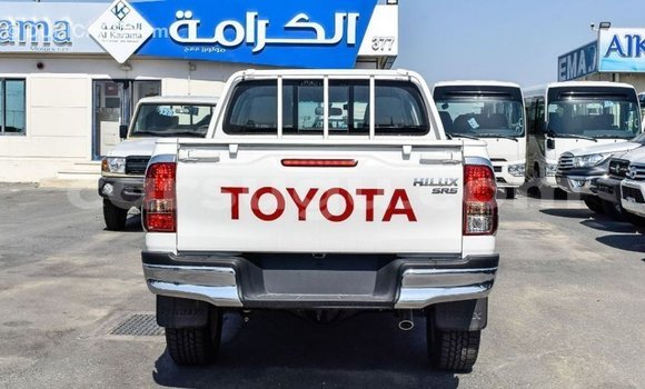 Sayi Imported Toyota Hilux White Mota in Import - Dubai a Burkina Faso Sayi Imported Toyota Hilux White Mota in Import - Dubai a Burkina Faso