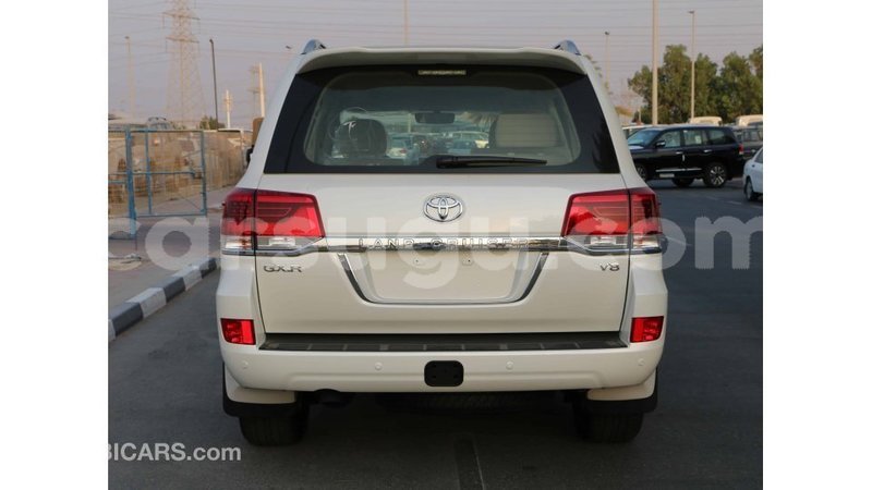 Big with watermark toyota land cruiser burkina faso import dubai 5880