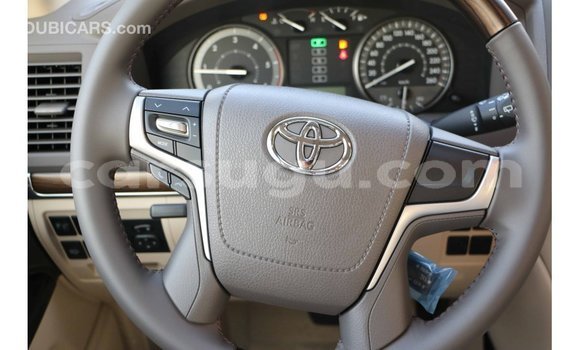 Sayi Imported Toyota Land Cruiser White Mota in Import - Dubai a Burkina Faso Sayi Imported Toyota Land Cruiser White Mota in Import - Dubai a Burkina Faso