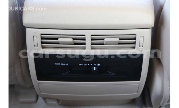 Sayi Imported Toyota Land Cruiser White Mota in Import - Dubai a Burkina Faso Sayi Imported Toyota Land Cruiser White Mota in Import - Dubai a Burkina Faso