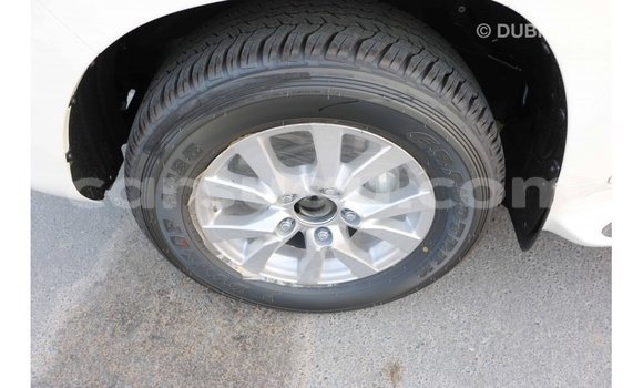 Sayi Imported Toyota Land Cruiser White Mota in Import - Dubai a Burkina Faso Sayi Imported Toyota Land Cruiser White Mota in Import - Dubai a Burkina Faso