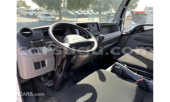 Acheter Import Voiture Mitsubishi i Blanc à Import - Dubai, Burkina-Faso Acheter Import Voiture Mitsubishi i Blanc à Import - Dubai, Burkina-Faso