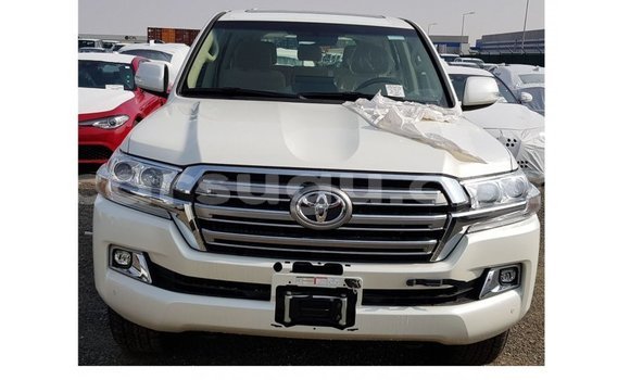 Buy Import Toyota Land Cruiser White Car in Import - Dubai in Burkina Faso Buy Import Toyota Land Cruiser White Car in Import - Dubai in Burkina Faso