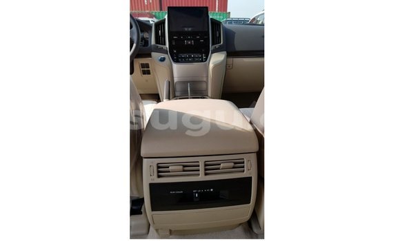 Buy Import Toyota Land Cruiser White Car in Import - Dubai in Burkina Faso Buy Import Toyota Land Cruiser White Car in Import - Dubai in Burkina Faso