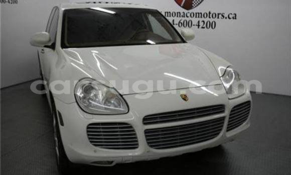 Acheter Neuf Voiture Porsche Cayenne Blanc à Ouagadougou, Burkina-Faso Acheter Neuf Voiture Porsche Cayenne Blanc à Ouagadougou, Burkina-Faso