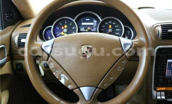 Acheter Neuf Voiture Porsche Cayenne Blanc à Ouagadougou, Burkina-Faso Acheter Neuf Voiture Porsche Cayenne Blanc à Ouagadougou, Burkina-Faso