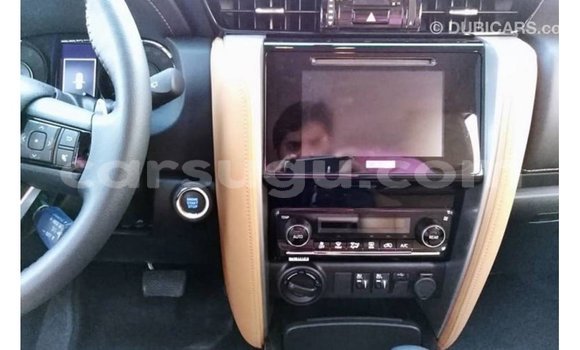 Acheter Import Voiture Toyota Fortuner Blanc à Import - Dubai, Burkina-Faso Acheter Import Voiture Toyota Fortuner Blanc à Import - Dubai, Burkina-Faso