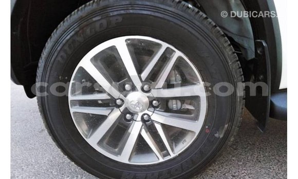 Acheter Import Voiture Toyota Fortuner Blanc à Import - Dubai, Burkina-Faso Acheter Import Voiture Toyota Fortuner Blanc à Import - Dubai, Burkina-Faso