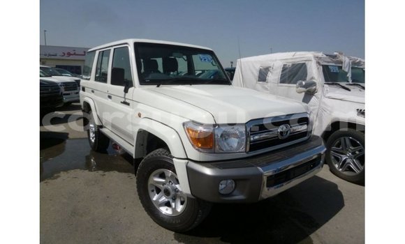 Acheter Import Voiture Toyota Land Cruiser Blanc à Import - Dubai, Burkina-Faso Acheter Import Voiture Toyota Land Cruiser Blanc à Import - Dubai, Burkina-Faso