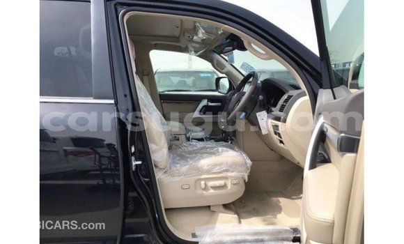 Sayi Imported Toyota Land Cruiser Black Mota in Import - Dubai a Burkina Faso Sayi Imported Toyota Land Cruiser Black Mota in Import - Dubai a Burkina Faso