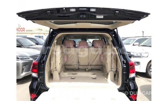 Sayi Imported Toyota Land Cruiser Black Mota in Import - Dubai a Burkina Faso Sayi Imported Toyota Land Cruiser Black Mota in Import - Dubai a Burkina Faso
