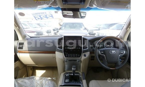 Acheter Import Voiture Toyota Land Cruiser Blanc à Import - Dubai, Burkina-Faso Acheter Import Voiture Toyota Land Cruiser Blanc à Import - Dubai, Burkina-Faso