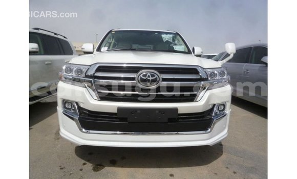 Sayi Imported Toyota Land Cruiser White Mota in Import - Dubai a Burkina Faso Sayi Imported Toyota Land Cruiser White Mota in Import - Dubai a Burkina Faso
