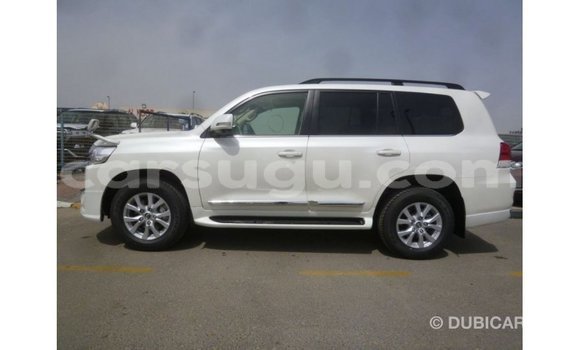Sayi Imported Toyota Land Cruiser White Mota in Import - Dubai a Burkina Faso Sayi Imported Toyota Land Cruiser White Mota in Import - Dubai a Burkina Faso