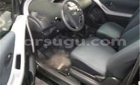 Acheter Neuf Voiture Toyota Yaris Noir à Ouagadougou, Burkina-Faso Acheter Neuf Voiture Toyota Yaris Noir à Ouagadougou, Burkina-Faso