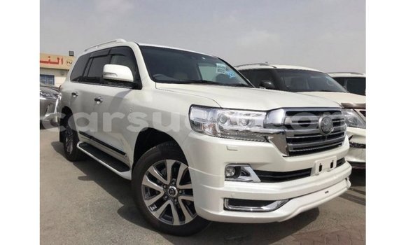Sayi Imported Toyota Land Cruiser White Mota in Import - Dubai a Burkina Faso Sayi Imported Toyota Land Cruiser White Mota in Import - Dubai a Burkina Faso