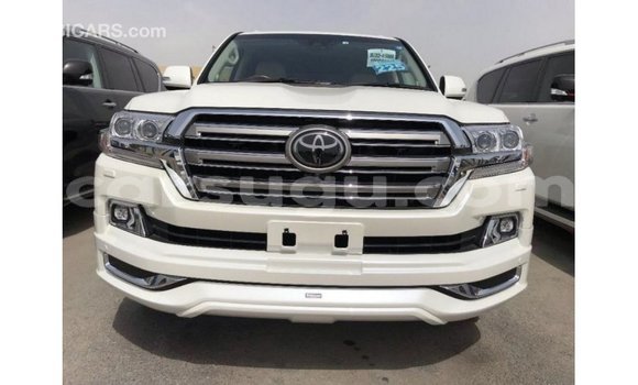 Sayi Imported Toyota Land Cruiser White Mota in Import - Dubai a Burkina Faso Sayi Imported Toyota Land Cruiser White Mota in Import - Dubai a Burkina Faso