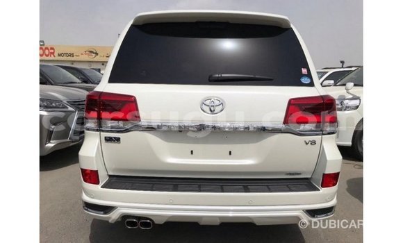 Sayi Imported Toyota Land Cruiser White Mota in Import - Dubai a Burkina Faso Sayi Imported Toyota Land Cruiser White Mota in Import - Dubai a Burkina Faso