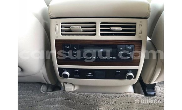 Sayi Imported Toyota Land Cruiser White Mota in Import - Dubai a Burkina Faso Sayi Imported Toyota Land Cruiser White Mota in Import - Dubai a Burkina Faso