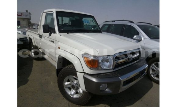 Sayi Imported Toyota Land Cruiser White Mota in Import - Dubai a Burkina Faso Sayi Imported Toyota Land Cruiser White Mota in Import - Dubai a Burkina Faso