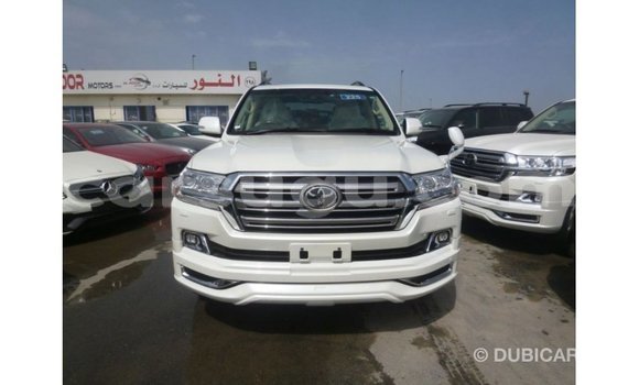 Sayi Imported Toyota Land Cruiser White Mota in Import - Dubai a Burkina Faso Sayi Imported Toyota Land Cruiser White Mota in Import - Dubai a Burkina Faso
