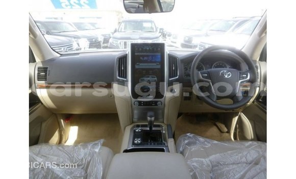 Sayi Imported Toyota Land Cruiser White Mota in Import - Dubai a Burkina Faso Sayi Imported Toyota Land Cruiser White Mota in Import - Dubai a Burkina Faso