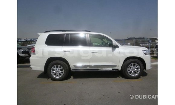 Sayi Imported Toyota Land Cruiser White Mota in Import - Dubai a Burkina Faso Sayi Imported Toyota Land Cruiser White Mota in Import - Dubai a Burkina Faso