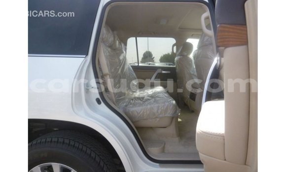 Sayi Imported Toyota Land Cruiser White Mota in Import - Dubai a Burkina Faso Sayi Imported Toyota Land Cruiser White Mota in Import - Dubai a Burkina Faso