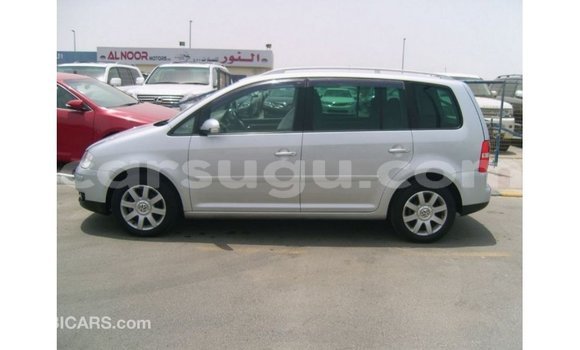 Sayi Imported Volkswagen Touran Sauran Mota in Import - Dubai a Burkina Faso Sayi Imported Volkswagen Touran Sauran Mota in Import - Dubai a Burkina Faso
