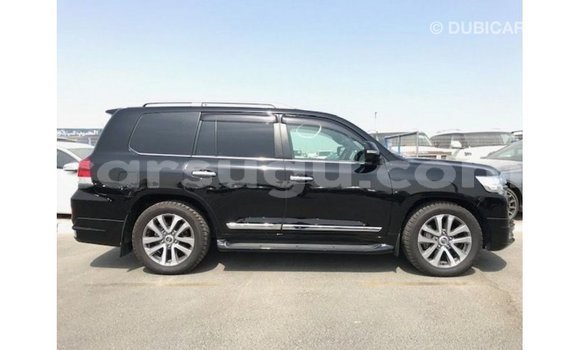Sayi Imported Toyota Land Cruiser Black Mota in Import - Dubai a Burkina Faso Sayi Imported Toyota Land Cruiser Black Mota in Import - Dubai a Burkina Faso