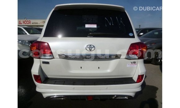 Sayi Imported Toyota Land Cruiser White Mota in Import - Dubai a Burkina Faso Sayi Imported Toyota Land Cruiser White Mota in Import - Dubai a Burkina Faso