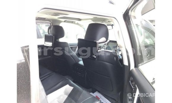 Sayi Imported Toyota Land Cruiser White Mota in Import - Dubai a Burkina Faso Sayi Imported Toyota Land Cruiser White Mota in Import - Dubai a Burkina Faso