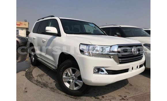Sayi Imported Toyota Land Cruiser White Mota in Import - Dubai a Burkina Faso Sayi Imported Toyota Land Cruiser White Mota in Import - Dubai a Burkina Faso