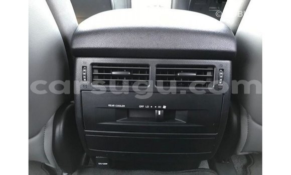 Sayi Imported Toyota Land Cruiser White Mota in Import - Dubai a Burkina Faso Sayi Imported Toyota Land Cruiser White Mota in Import - Dubai a Burkina Faso