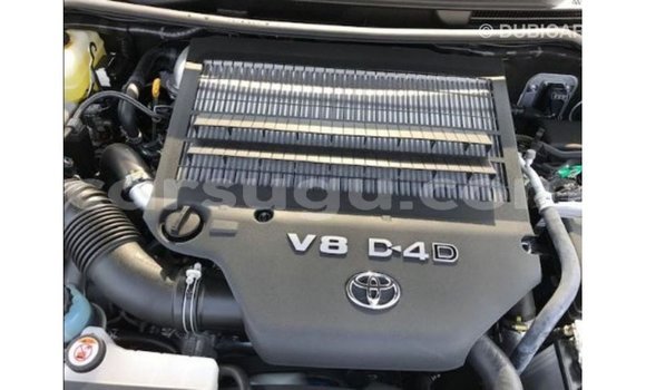 Sayi Imported Toyota Land Cruiser White Mota in Import - Dubai a Burkina Faso Sayi Imported Toyota Land Cruiser White Mota in Import - Dubai a Burkina Faso