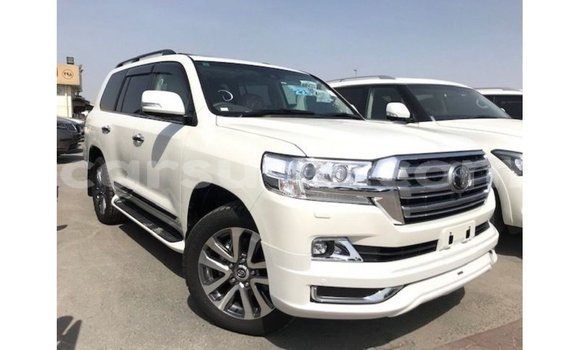 Acheter Import Voiture Toyota Land Cruiser Blanc à Import - Dubai, Burkina-Faso Acheter Import Voiture Toyota Land Cruiser Blanc à Import - Dubai, Burkina-Faso