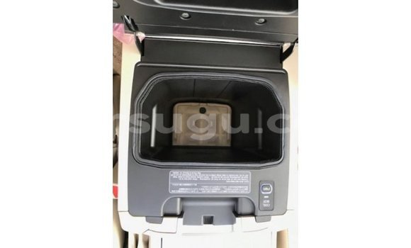 Acheter Import Voiture Toyota Land Cruiser Blanc à Import - Dubai, Burkina-Faso Acheter Import Voiture Toyota Land Cruiser Blanc à Import - Dubai, Burkina-Faso